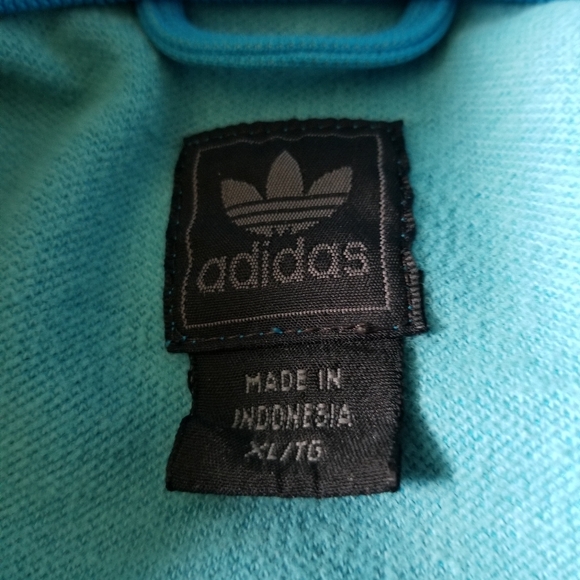 Adidas jacket. Unisex - Picture 3 of 5
